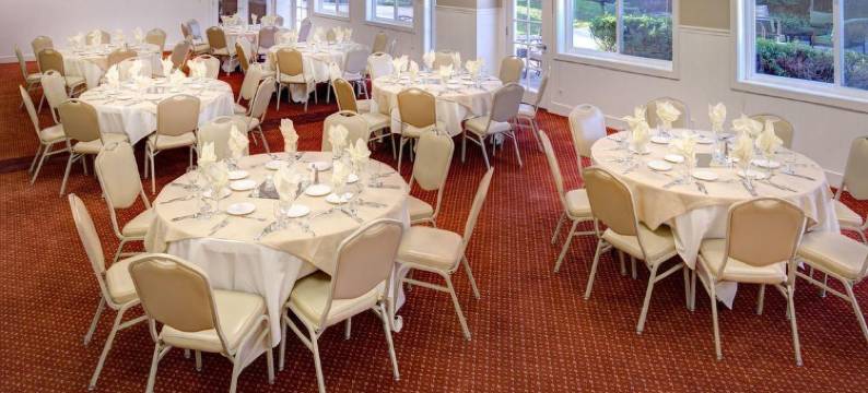 纳托马旅店(Lake Natoma Inn)图片