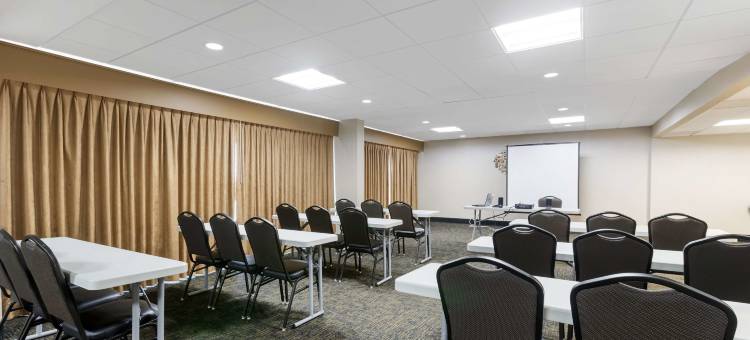 凯利贝斯特韦斯特优质酒店(Best Western Plus Midwest Inn)图片