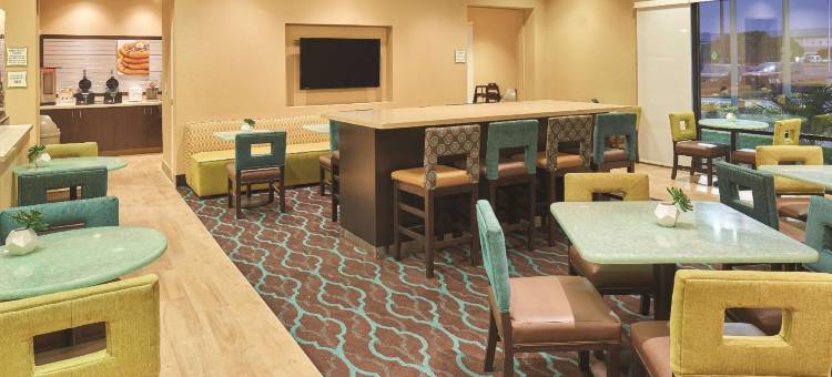 卡尔斯巴德拉昆塔温德姆套房酒店(La Quinta Inn & Suites by Wyndham Carlsbad)图片