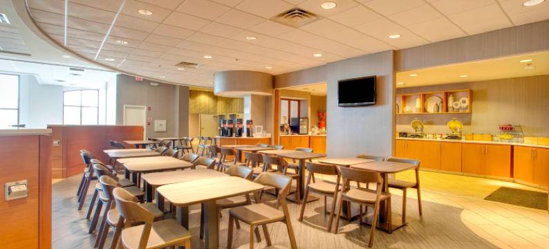 劳伦斯市中心万豪SpringHill酒店(SpringHill Suites Lawrence Downtown)图片