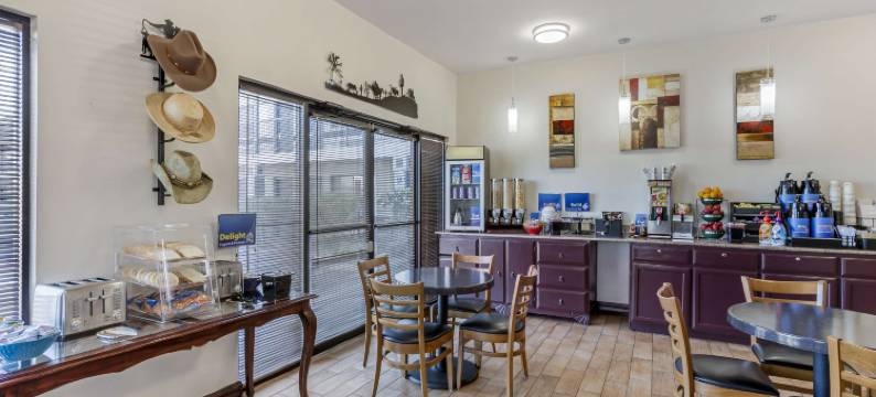 迷信泉贝斯特韦斯特酒店(Best Western Superstition Springs Inn)图片