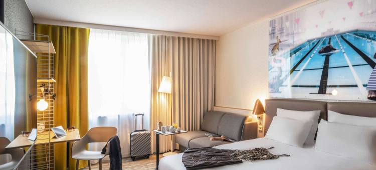 诺富特埃夫里库尔库罗讷酒店(Novotel Évry-Courcouronnes)图片