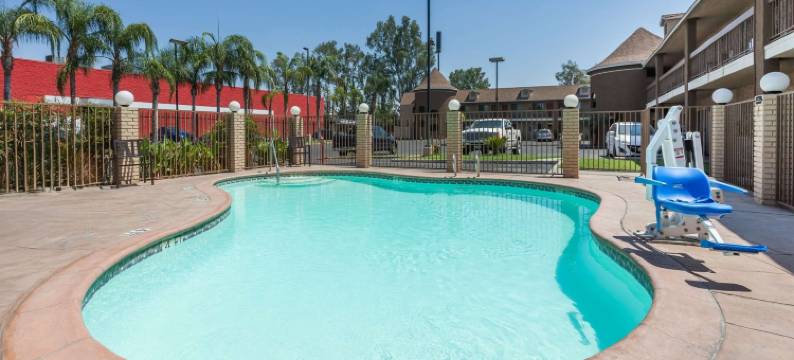 贝克斯菲尔德南加州温德姆速8酒店(Super 8 by Wyndham Bakersfield South CA)图片