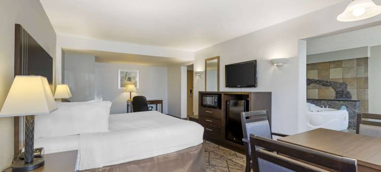 朗布兰奇贝斯特韦斯特优质酒店及会议中心(Best Western Plus Longbranch Hotel  Convention Center)图片