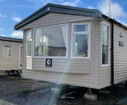 77 The Brambles Hotel Overview