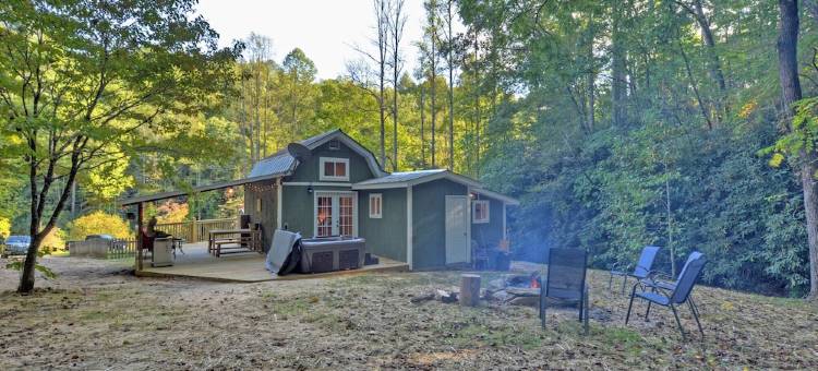 Cozy Forest Tiny Cabin • Hot Tub • Fire Pit • Pets Welcome • Near Noc & Gsmr图片