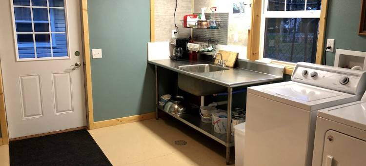 Lake of the Woods Cabin & Shed with Marina Slip and Golf Cart图片