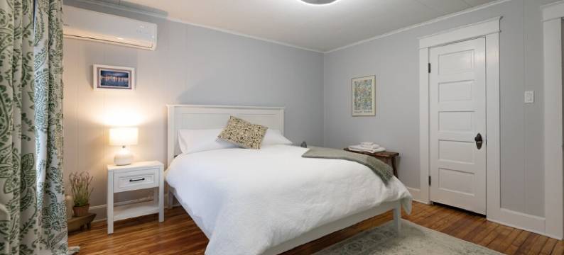 Beautiful Remodeled Downtown Frederick Cottage (Pet-Friendly)图片