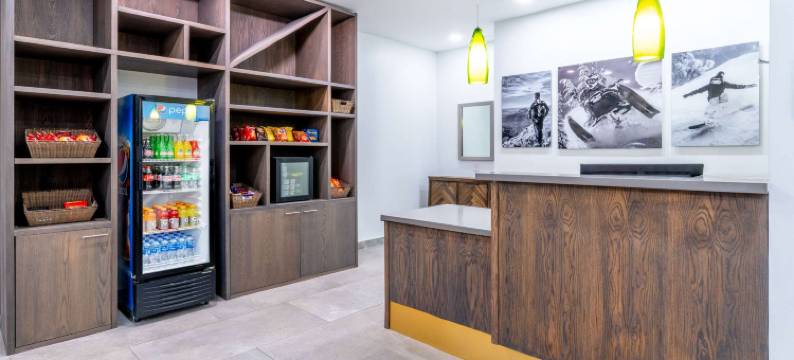 斯廷博特斯普林斯拉昆塔温德姆酒店(La Quinta Inn by Wyndham Steamboat Springs)图片