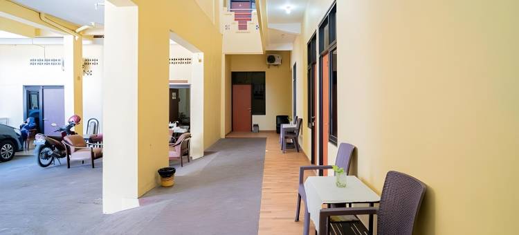 红门酒店 - 靠近红桥广场(RedDoorz Syariah Near Jembatan Merah Plaza)图片