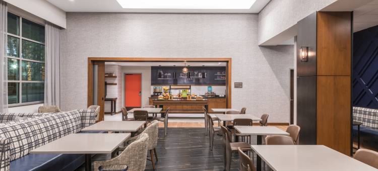 韦恩堡市中心欢朋套房酒店(Hampton Inn & Suites Fort Wayne Downtown)图片