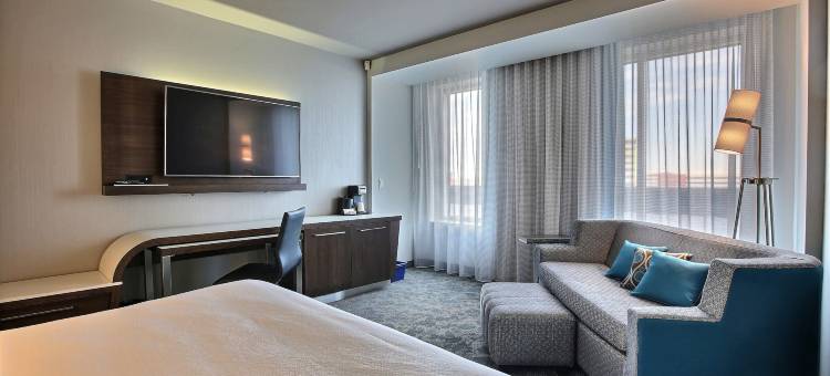 蒙特利尔布罗瑟德万豪万怡酒店(Hotel Courtyard by Marriott Montréal-Brossard)图片