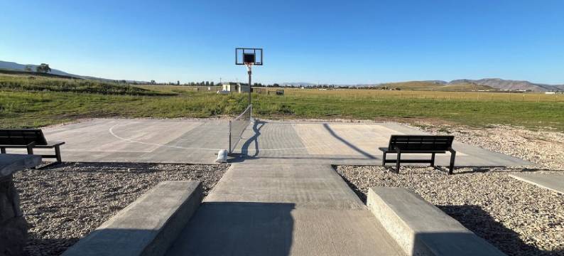 Private Hot Tub and P-Ball/B-Ball Court! Ideal Beach Access, and Golf Nearby!图片