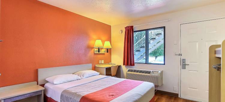 皮诺尔6号汽车旅馆(Motel 6 Pinole, CA)图片