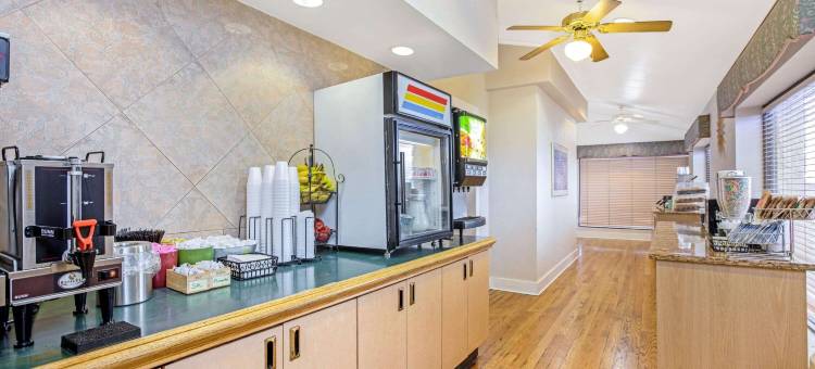 埃尔帕索切洛维斯塔拉昆塔温德姆酒店(La Quinta Inn by Wyndham El Paso Cielo Vista)图片