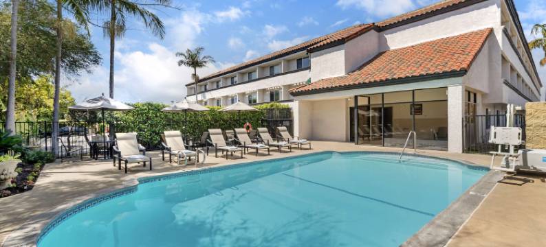 新港梅萨贝斯特韦斯特优质酒店(Best Western Plus Newport Mesa Inn)图片