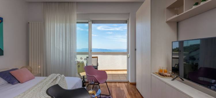 特拉马吉卡豪华公寓或带私人停车场、露台和海景的房间(Terra Magica Deluxe Apartment or Room with Private Parking, Terrace and Sea View)图片