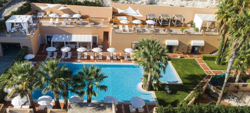 蓬塔诺德伊斯特酒店(Hotel Punta Nord Est)图片