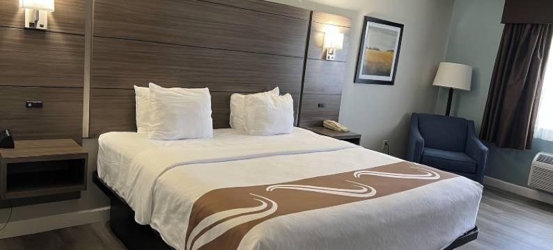 红翼品质套房酒店(Quality Inn & Suites Red Wing)图片