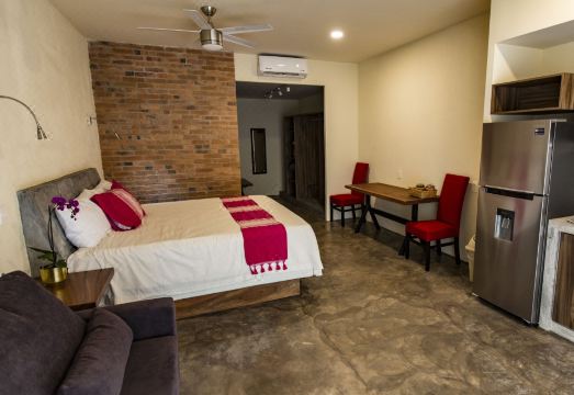 Casa de la Ballena Hotel Overview