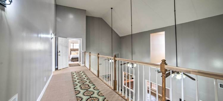 Starkvegas俱乐部会所~距离MSU校园2英里！(Starkvegas Clubhouse ~ 2 Mi to MSU Campus!)图片