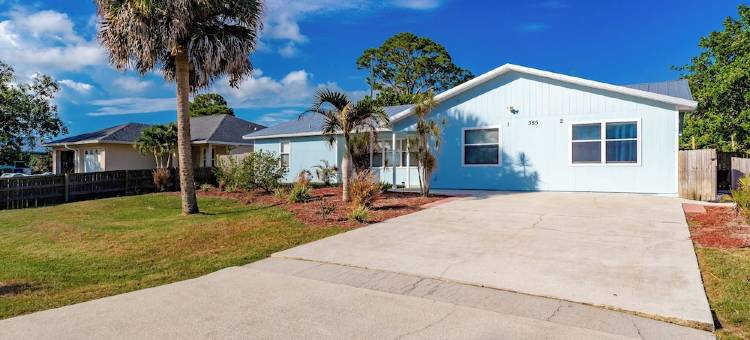 Relax and Unwind in 2 BR apt with Private Heated Pool图片