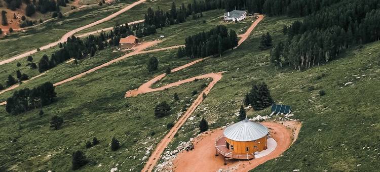 Luxury Off-Grid Yurt: Hot Tub, Epic Views, WiFi, 10 Mins from Cripple Creek!图片