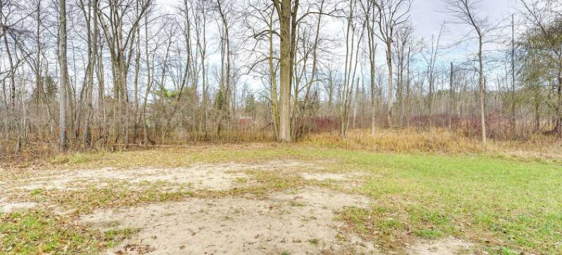 Shay湖边的安静乡村家园!(Quiet Country Home by Shay Lake!)图片