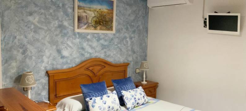 Holiday Home in Villamiel with Mountain Views图片