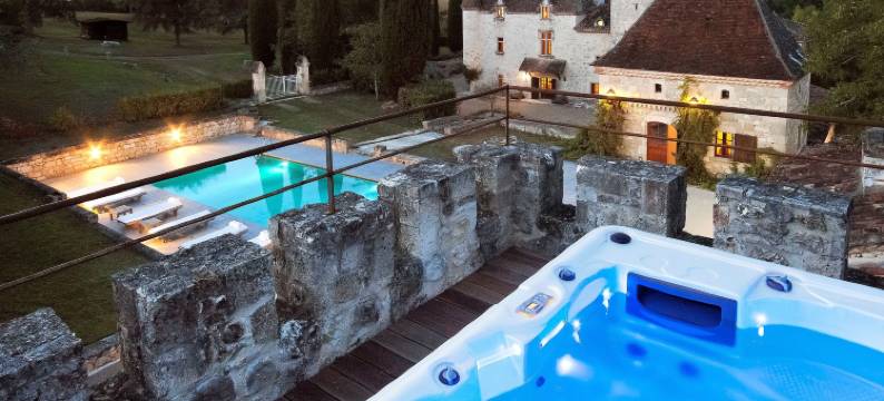 Château in Nouvelle-Aquitaine with Pool & Views图片
