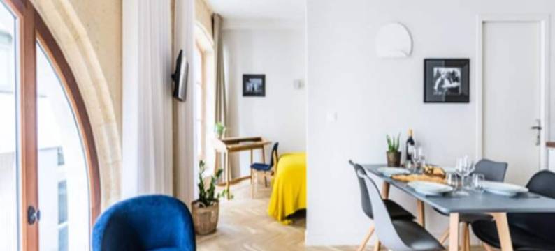 Beautiful Bright 4-Person Apartment Center图片