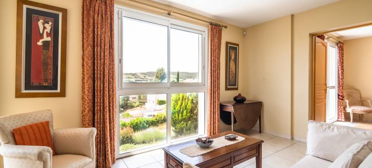 Villa in Limoux with Private Pool & Mountain Views图片