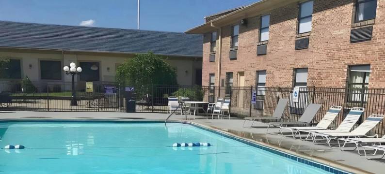 北堪萨斯城美国酒店(American Inn North Kansas City)图片