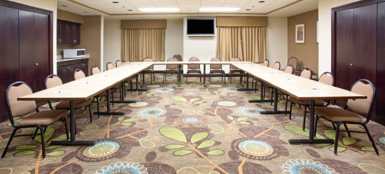 智选假日套房酒店迈诺特南 by IHG(Holiday Inn Express & Suites Minot by IHG)图片