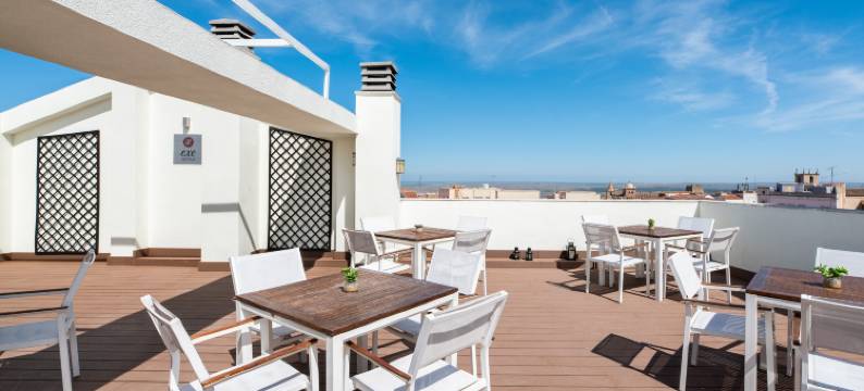 埃克斯阿戈拉卡塞雷斯住宿(Exe Agora Cáceres)图片