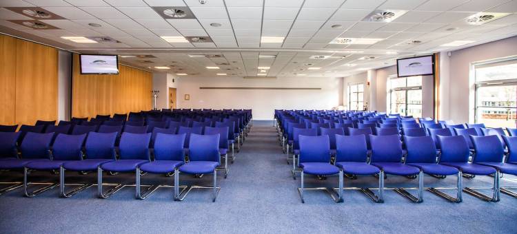 斯特灵庭院酒店(Stirling Court Hotel)图片