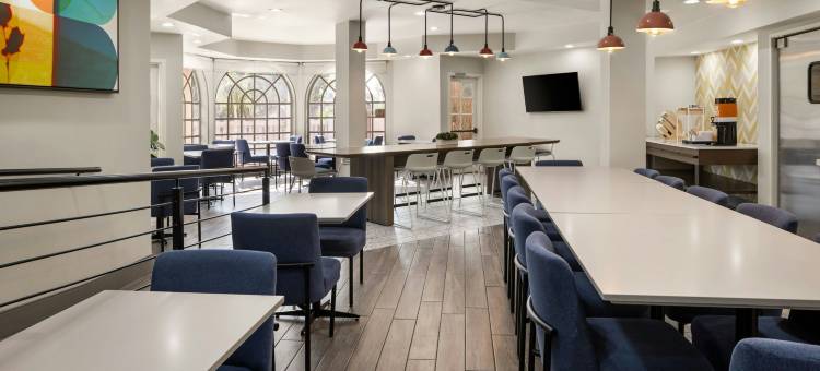 万豪城市快捷酒店圣塔安那/橙县机场(City Express by Marriott Santa Ana/Orange County Airport)图片