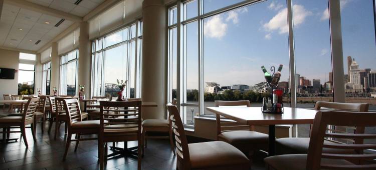 辛辛那提河心希尔顿安泊酒店(Embassy Suites by Hilton Cincinnati RiverCenter)图片