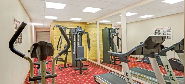 路易斯维尔西南戴斯套房酒店(Days Inn & Suites by Wyndham Louisville SW)图片