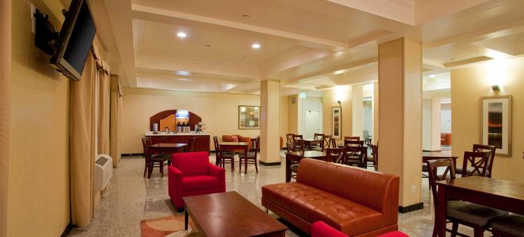 洛杉矶机场霍索恩智选假日套房酒店(Holiday Inn Express Hotel & Suites Los Angeles Airport Hawthorne)图片