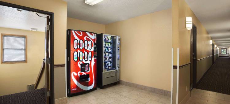 马顿温德姆速8酒店(Super 8 by Wyndham Mattoon)图片