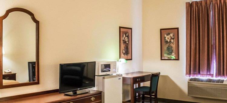 曼斯菲尔德贝尔维尔品质套房酒店(Quality Inn & Suites Bellville - Mansfield)图片