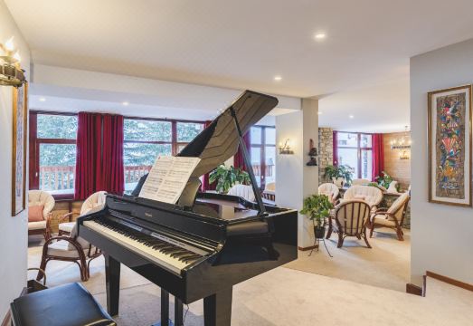 Hotel les Arolles Hotel Overview