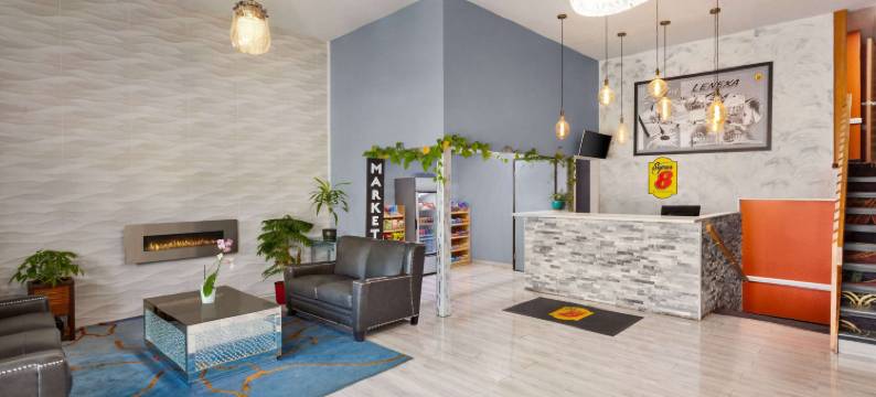 莱尼克萨-欧弗兰帕克区温德姆速8酒店(Super 8 by Wyndham Lenexa Overland Park/Mall Area)图片