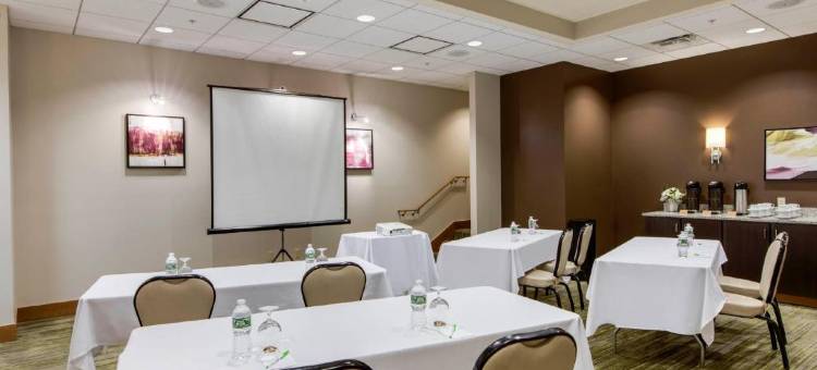 波士顿洛根机场万怡酒店(Courtyard Boston Logan Airport)图片