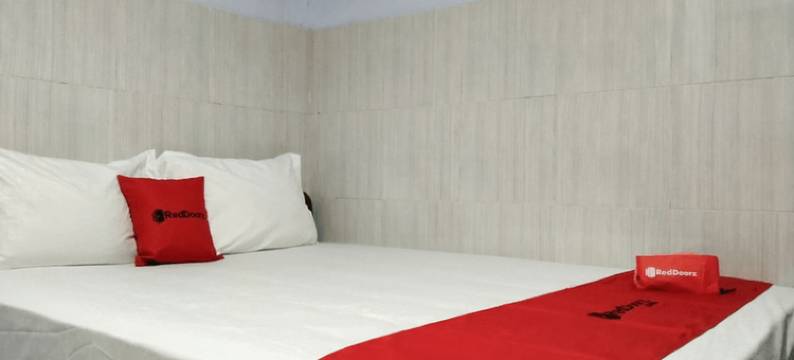 红多兹酒店@泗水苏梅内普酒店(RedDoorz @ Hotel Surabaya Sumenep)图片