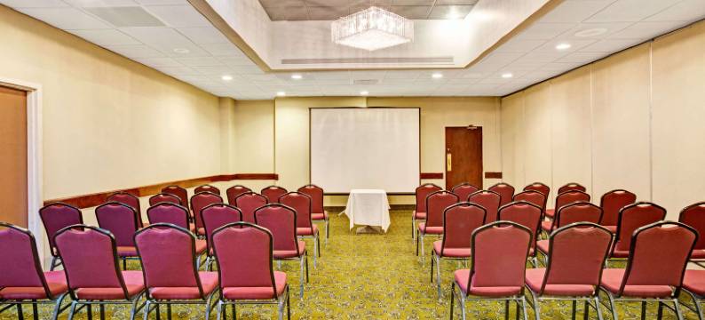 史特斯维尔华美达酒店(Ramada by Wyndham Statesville)图片