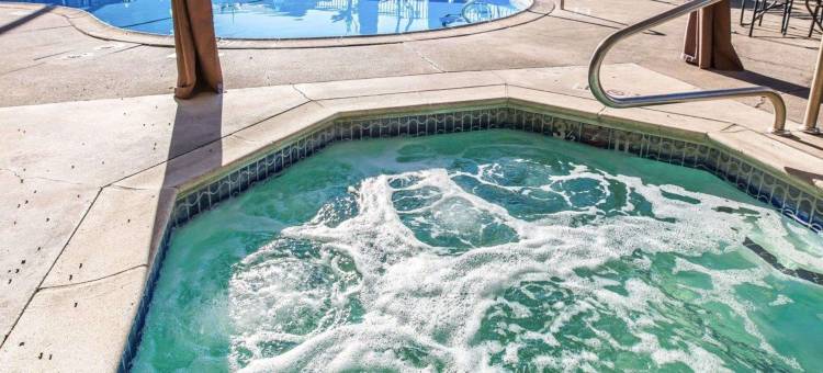 卡梅伦帕克诗格尔斯普林斯凯艺套房酒店(Quality Inn & Suites Cameron Park Shingle Springs)图片