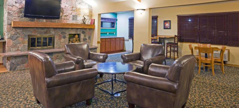 法戈西阿克雷斯温德姆美吟温德姆酒店(AmericInn by Wyndham Fargo West Acres)图片