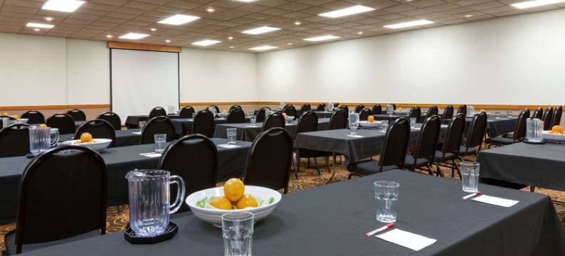 俾斯麦温德姆华美达酒店(Ramada by Wyndham Bismarck)图片